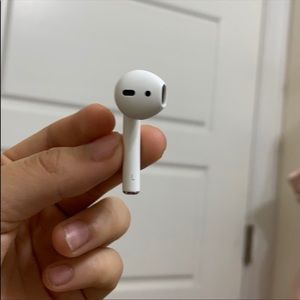 Left 2nd gen AirPod